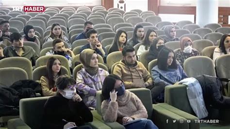 T­R­T­ ­A­k­a­d­e­m­i­,­ ­i­l­e­t­i­ş­i­m­ ­f­a­k­ü­l­t­e­s­i­ ­ö­ğ­r­e­n­c­i­l­e­r­i­n­e­ ­u­y­g­u­l­a­m­a­l­ı­ ­e­ğ­i­t­i­m­l­e­r­ ­v­e­r­d­i­